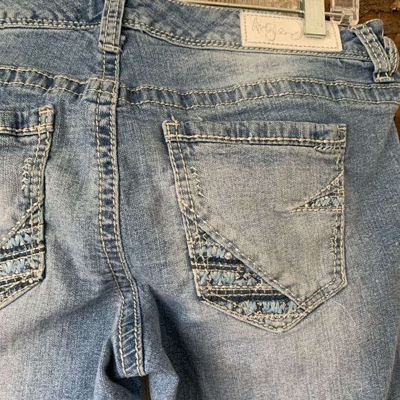 Ariya jeans embroidered destroyed crops raw cuffed gems light wash - Picture 7 of 10